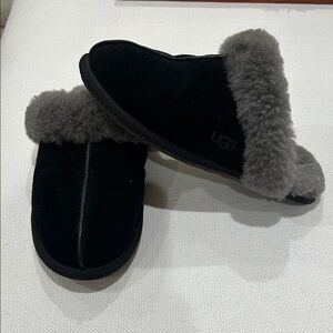 UGG Black and Gray Fuzzy Slippers